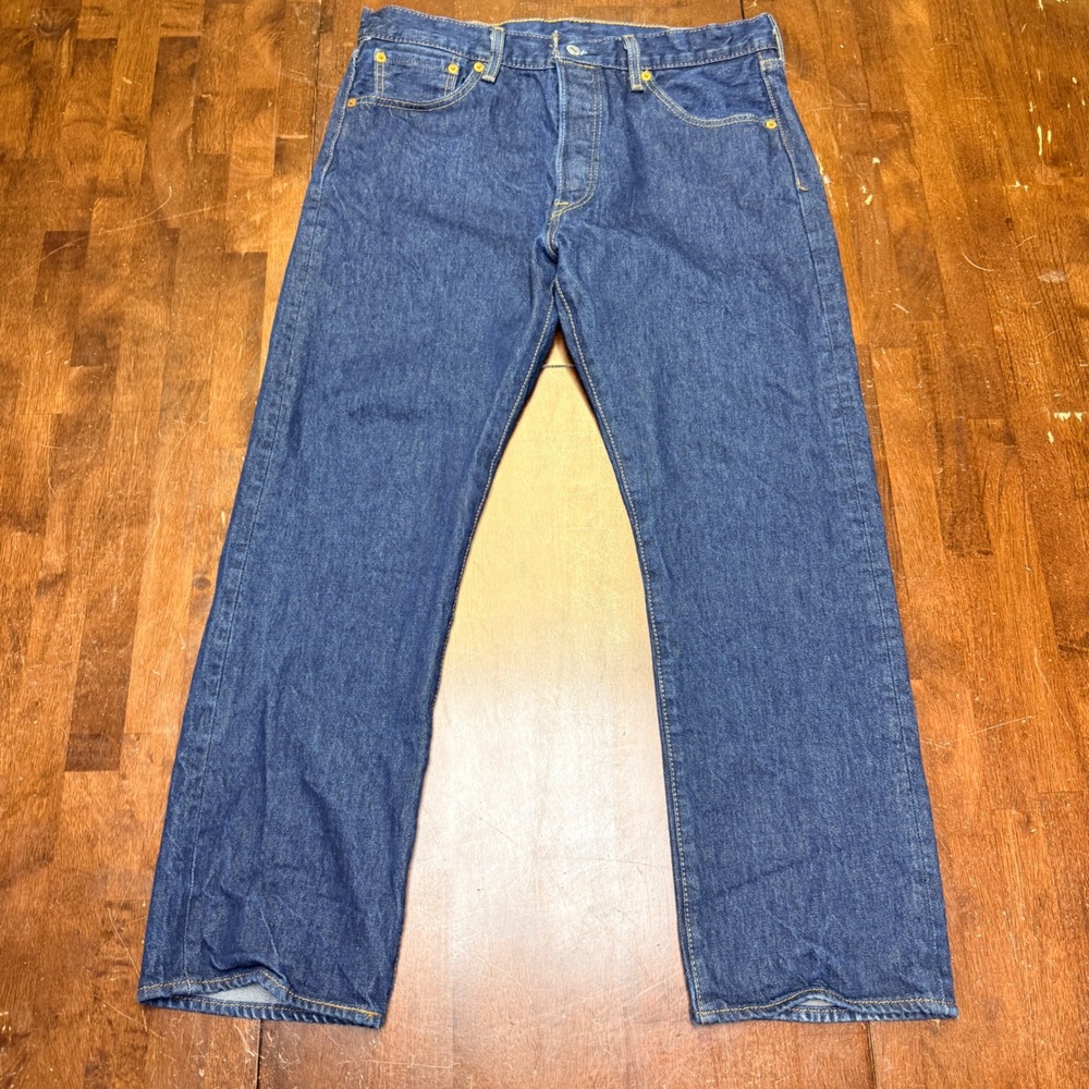 Levis 501 Mens Jeans Dark Wash Button Fly Fits 35X28 (tag says 35x30)‎